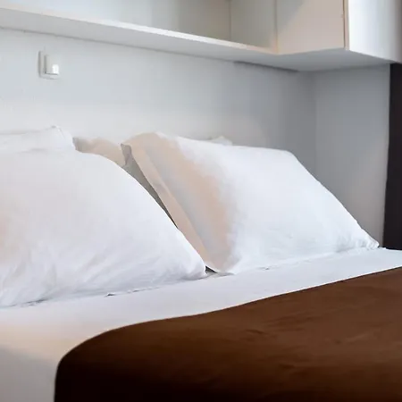 And Vuleta, Close To The Apartman *