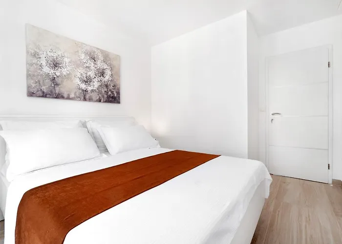 And Vuleta, Close To The Apartman *