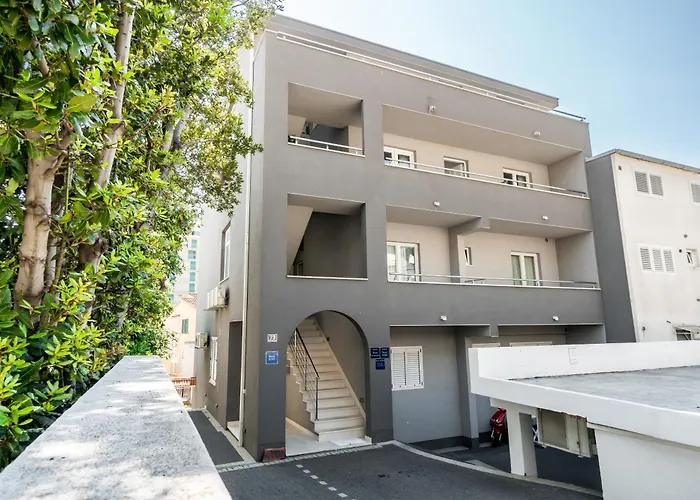 And Vuleta, Close To The Apartman *