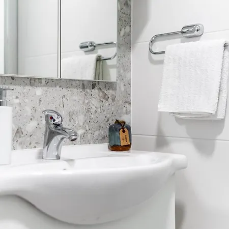 And Vuleta, Close To The Apartman Makarska