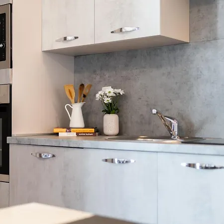 And Vuleta, Close To The Apartman