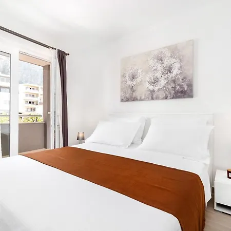 And Vuleta, Close To The