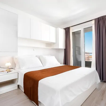 And Vuleta, Close To The Apartman *