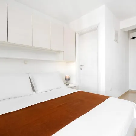 Apartament And Vuleta, Close To The