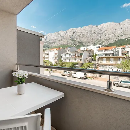 Apartament And Vuleta, Close To The