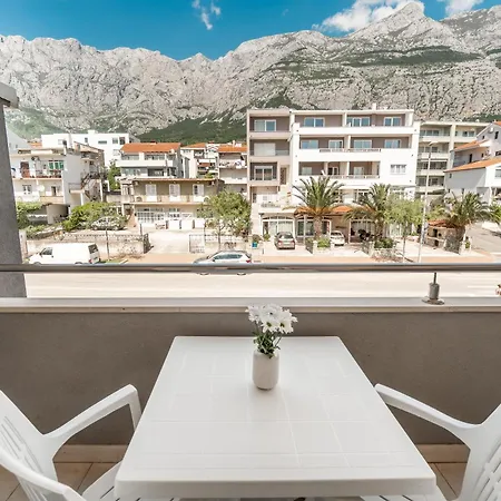 Apartament And Vuleta, Close To The