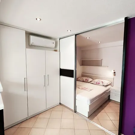 And Vuleta, Close To The * Makarska