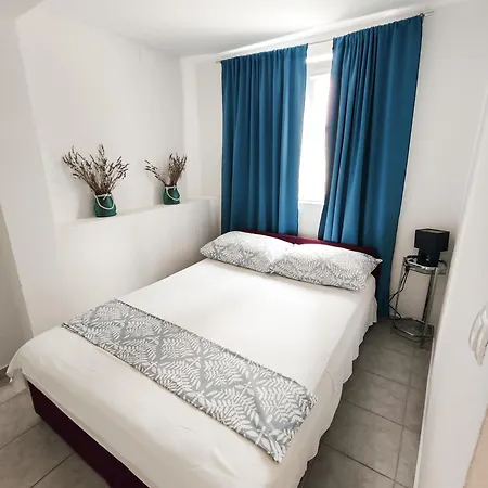 And Vuleta, Close To The Apartman