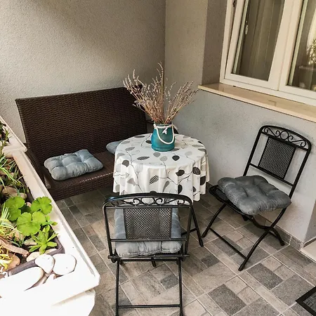 Apartman And Vuleta, Close To The *