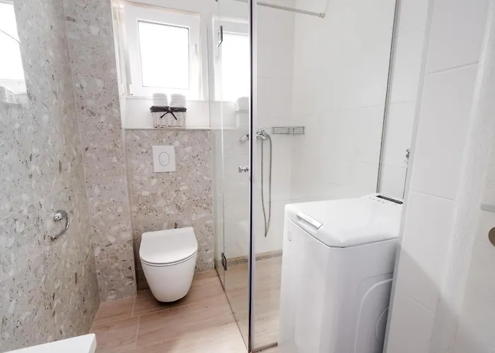 And Vuleta, Close To The * Makarska