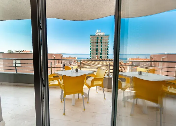 Apartament And Vuleta, Close To The