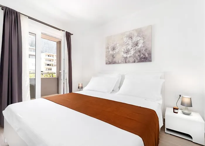 And Vuleta, Close To The