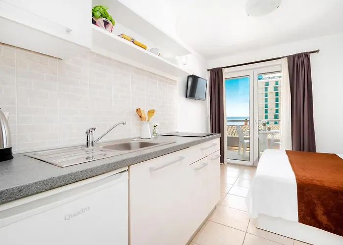 And Vuleta, Close To The * Makarska