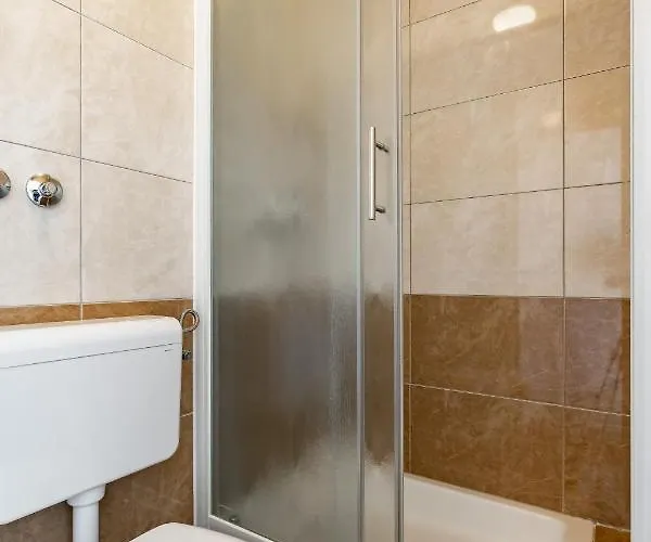 And Vuleta, Close To The * Makarska