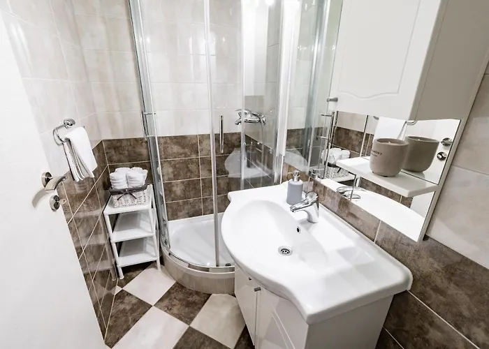 And Vuleta, Close To The