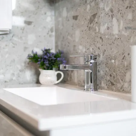 And Vuleta, Close To The Μακάρσκα