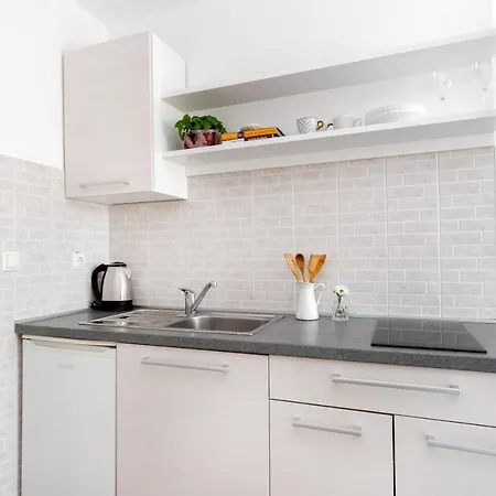 And Vuleta, Close To The Appartement