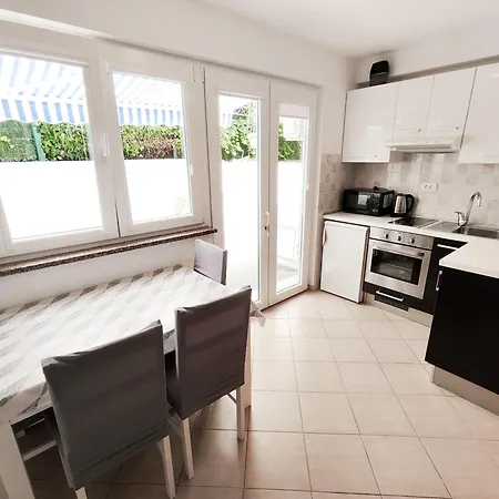 Διαμέρισμα And Vuleta, Close To The *