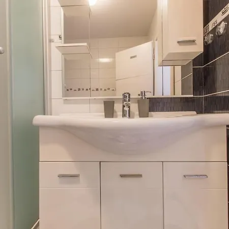 And Vuleta, Close To The Διαμέρισμα