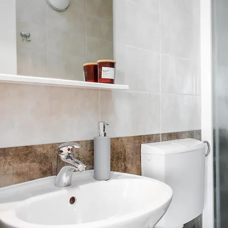 And Vuleta, Close To The * Μακάρσκα